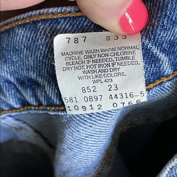 Vintage Levis High Waisted Jeans - Picture 6 of 7